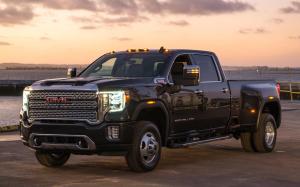 GMC Sierra 3500 HD Denali Crew Cab 2019 года